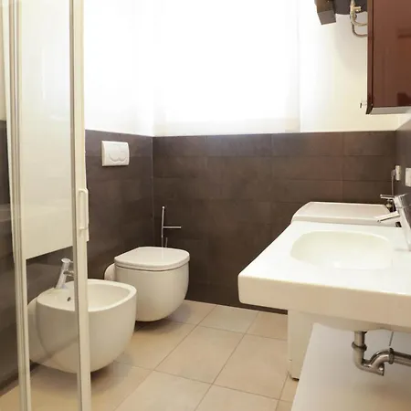 Laguna Park Apartment *