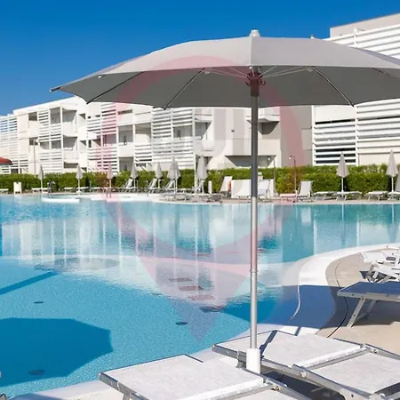 Laguna Park Apartment *