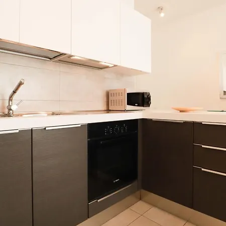 Laguna Park Apartment *