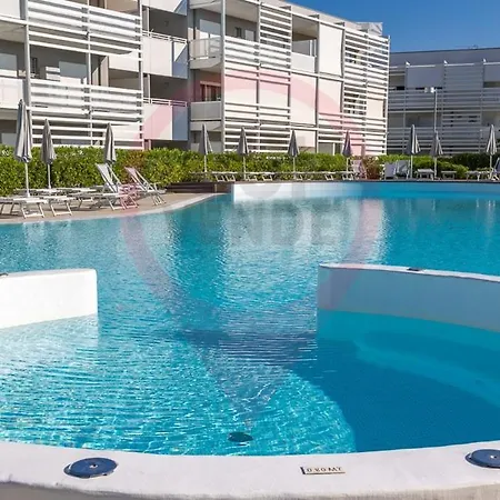 Laguna Park Apartment *